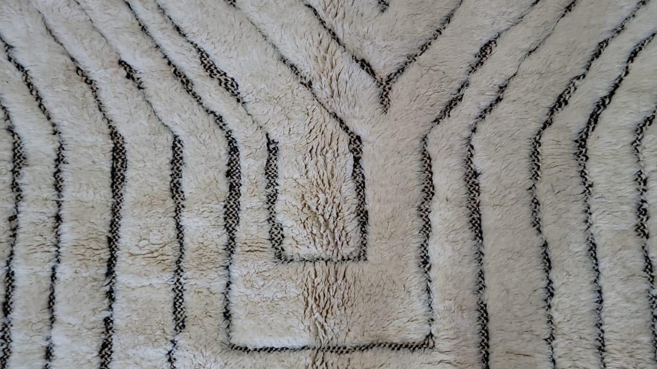 Tapis Berbère Mrirt – Rainures grises – Image 2