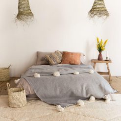 Couvre-lit écru gris à pompons blancs - 200 cm * 300 cm