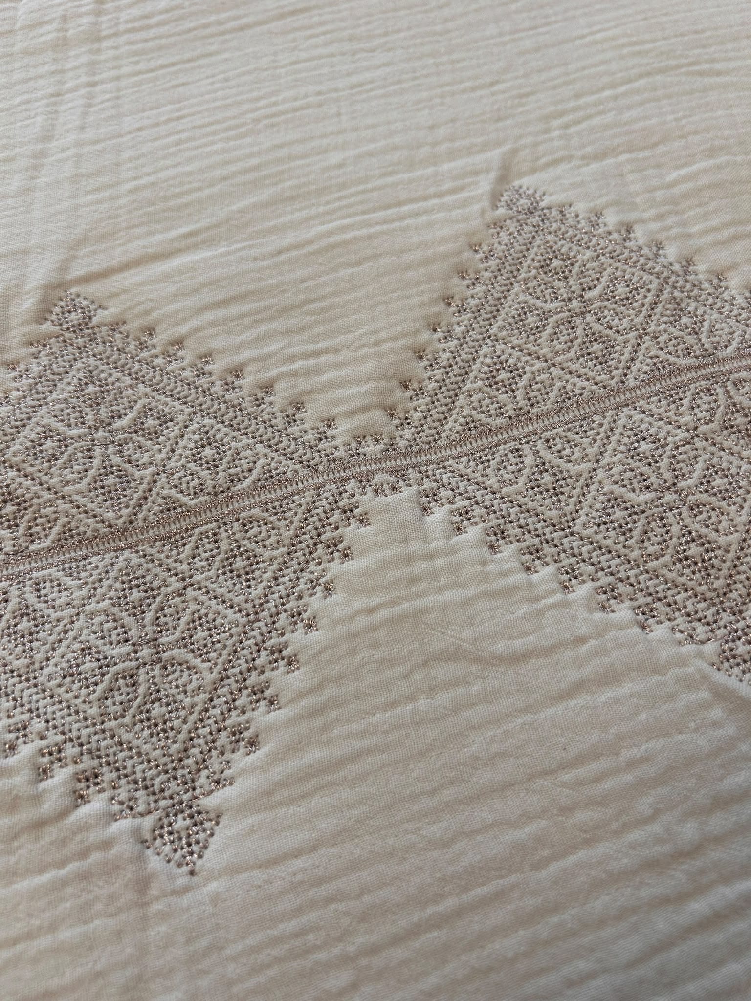 Couverture bébé Fessi sable et gold - 90 cm * 90 cm – Image 2